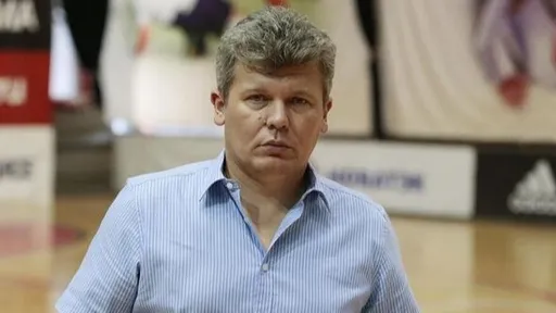 «Многие едут в сборную неохотно, а кто-то вовсе отказывается». Интервью легенды футзала Аркадия Белого