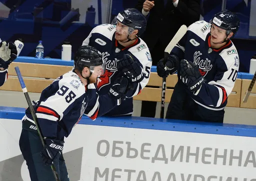 Матч «Торпедо» – «Динамо» стартует в 17:00 по московскому времени