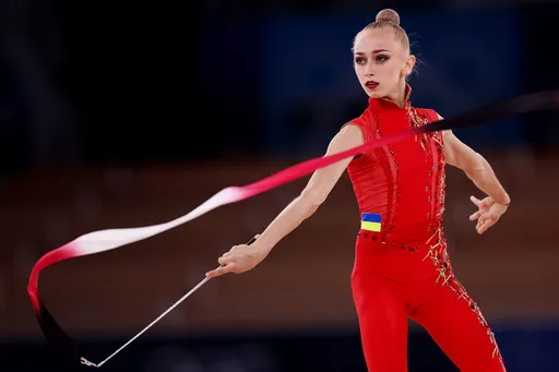 Украинская гимнастка ушла с пьедестала, чтобы не фотографироваться с россиянками
