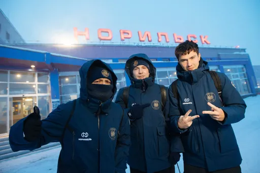 Игроки 2DROTS посетили Норильск, где сыграли в футбол в 20 градусов мороза