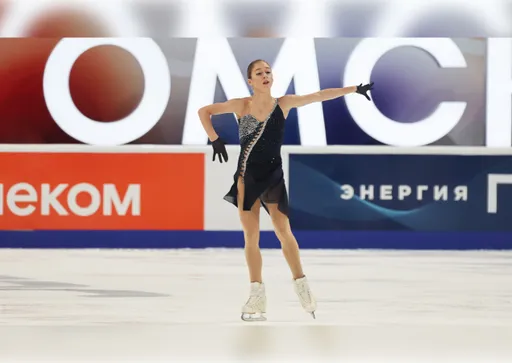 Фигуристка Горбачёва сняла фото с костылём на первой тренировке после операции