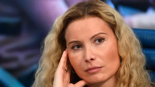 Тутберидзе эмоционально раскритиковала Акатьеву после короткой программы на ЧР