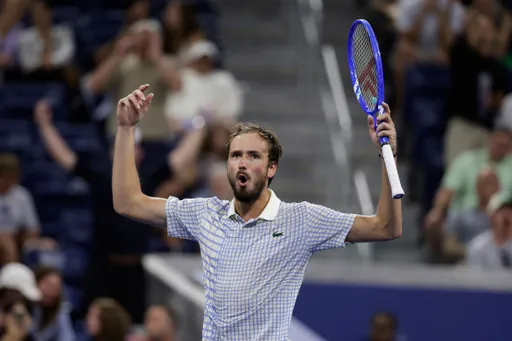 Медведев вышел во второй круг US Open — 2026, обыграв Гастона