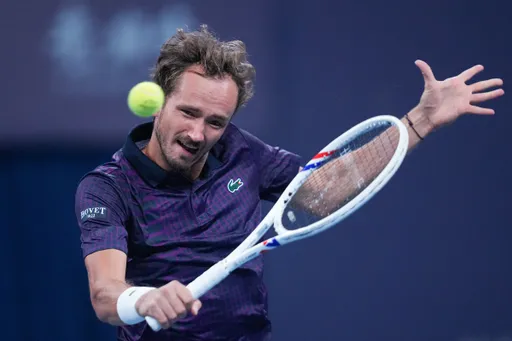 Медведев обыграл Уолтона во втором круге турнира категории ATP-250
