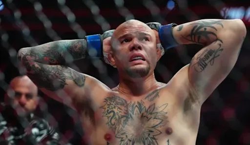Бывший боец UFC Смит вышел под залог в 500 тысяч долларов после ареста по трем уголовным статьям