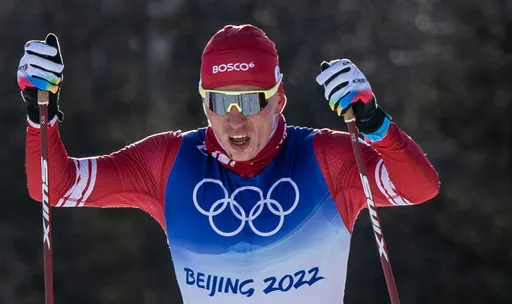 Большунов победил в скиатлоне на чемпионате России по лыжным гонкам в Тюмени