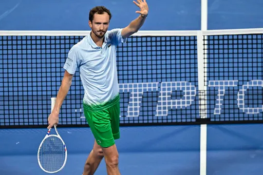 Медведев обыграл Норри в первом круге турнира категории ATP-500