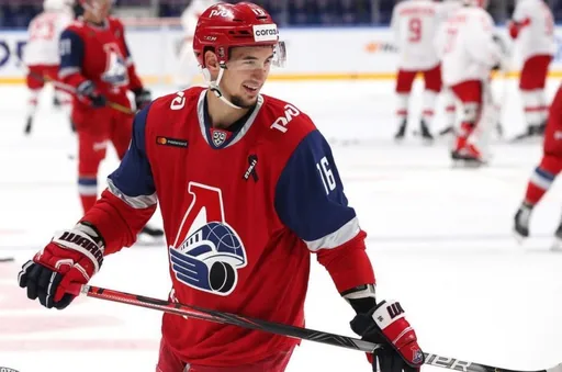 Автором первого гола КХЛ сезона-2024/25 стал форвард «Локомотива» Артур Каюмов