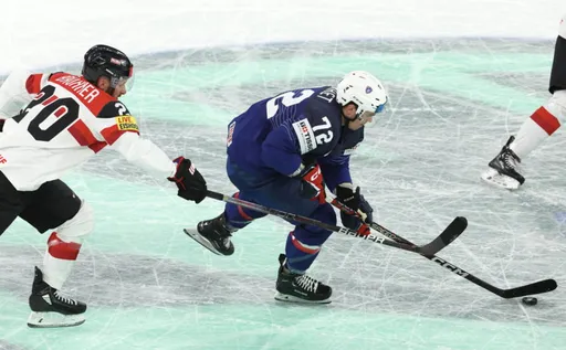 Sportbox: на арене ЧМ-2023 по хоккею обнаружились дырки во льду