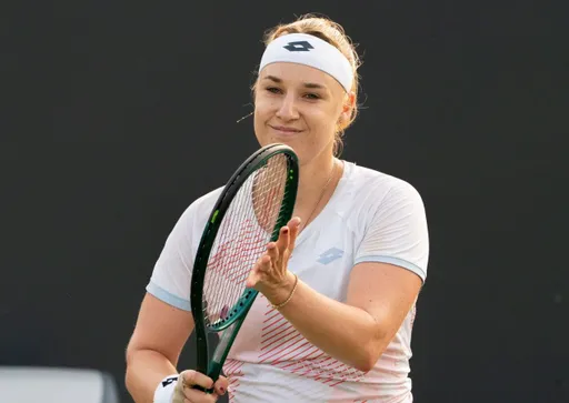 Анна Блинкова проиграла чешке Шальковой в первом круге турнира WTA в Руане