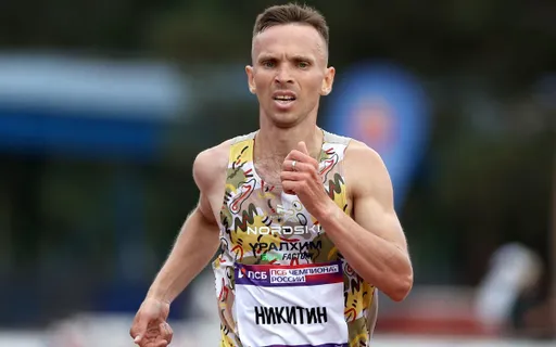 Никитин установил рекорд России на национальном полумарафоне в Казани