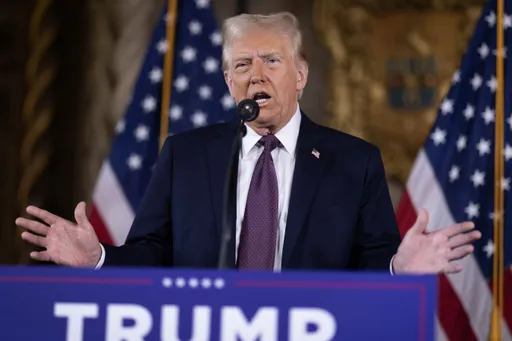 Трамп наградил чемпионов Олимпиады по хоккею за историческую победу над СССР