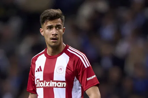 Sky Sports: 18-летний форвард «Олимпиакоса» интересен «Брайтону»