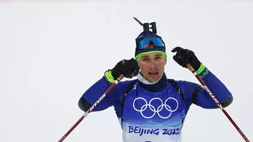 Биатлонист Смольский одержал победу в квалификации на Гонке чемпионов