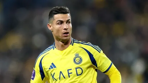 Sportitalia: 40-летний Роналду продлит контракт с «Аль-Насром» на два года