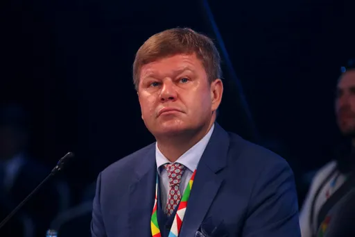 Губерниев: биатлонисты сборной массово жалуются на экипировку от СБР