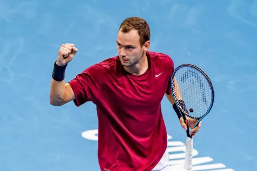 Роман Сафиуллин завершил выступление на стадии первого круга турнира ATP в Дубае