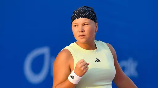 Шнайдер и Потапова вышли во второй круг турнира WTA в Дубае