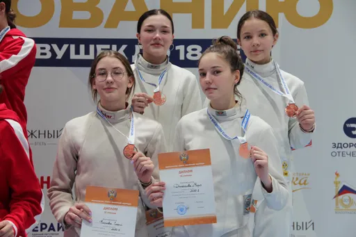 Подмосковные фехтовальщики на шпагах завоевали бронзу на первенстве России