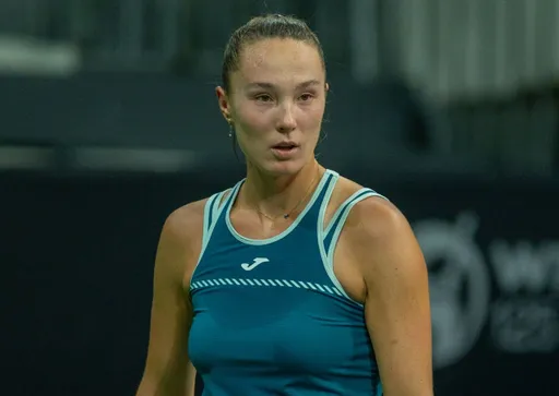 Алина Чараева проиграла Коччаретто в первом круге турнира WTA-250 в Руане
