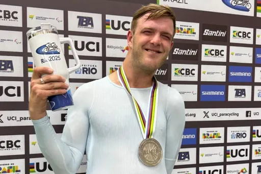 Россиянин Ермаков выиграл вторую медаль на ЧМ по паралимпийскому велоспорту