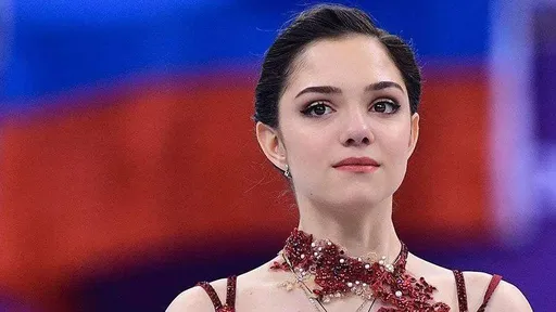 Евгения Медведева поздравила Костомарова с 47-летием