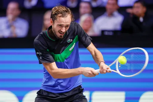 Медведев обыграл Хачанова и вышел в полуфинал турнира ATP-500 в Вене