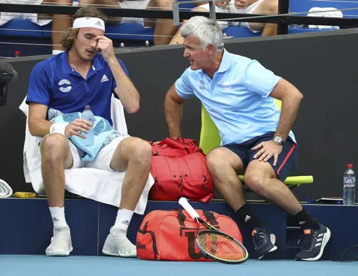 Циципас поддержал решение ATP легализовать тренерские подсказки