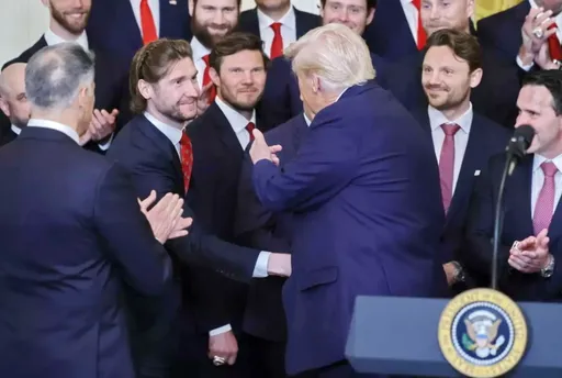 Президент США Трамп хочет назвать россиянина Бобровского легендарным голкипером