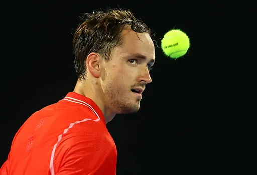 Медведев в трёх сетах проиграл Корде и завершил выступление на Australian Open