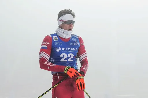 FIS допустила российских лыжников Коростелёва и Непряеву до отбора на ОИ-2026