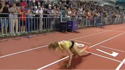 Легкоатлетка Ермакова потеряла сознание после победы на чемпионате России