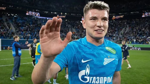 Игрок «Зенита» Мостовой спел оскорбительную кричалку в адрес «Спартака»