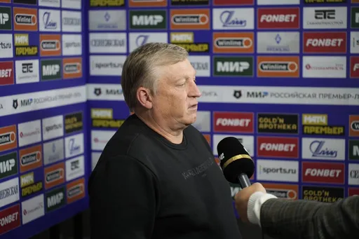 Осинькин: во втором тайме сложно было что-то разглядеть в тумане и подсказать игрокам