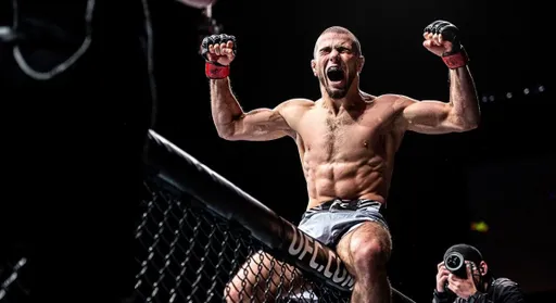 Мокаев подписал новый контракт с UFC на несколько боев