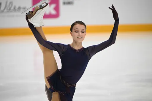 Фигуристка Щербакова снялась на фоне и олимпийских колец в Париже