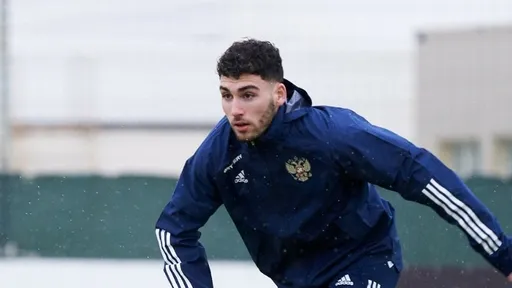 Тикнизян рассказал, что отец понимал его желание играть за сборную России