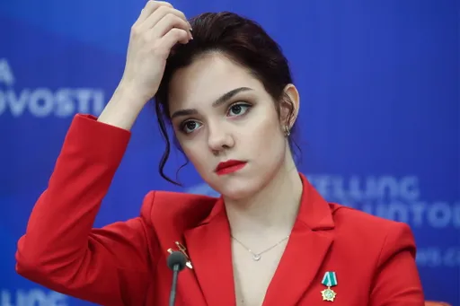 Медведева в шутку поблагодарила Тарасову за слова о завершении карьеры