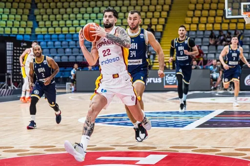 Испания переиграла Боснию в матче второго тура группового этапа Евробаскета-2025