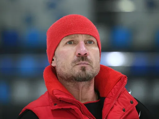 Роман Костомаров показал, как катается на сноуборде