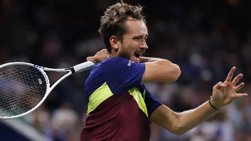 Медведев потерял возможность стать второй ракеткой мира по итогам US Open
