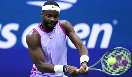 Американец Тиафо сенсационно уступил 144-й ракетке мира в 3-м круге US Open-2025