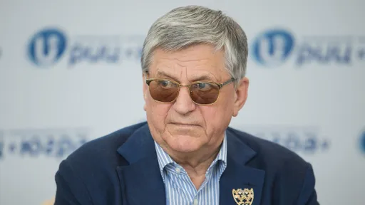 Тихонов поддержал решение Большунова тренироваться в Европе
