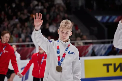 Ученик Плющенко Сарновский выиграл ЧР-2026 по прыжкам среди мужчин