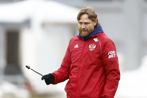 Ловчев назвал Карпина средненьким тренером