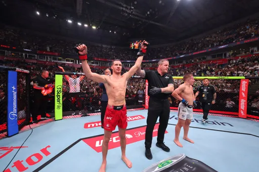 Россиянин Вологдин потерпел первое поражение в UFC