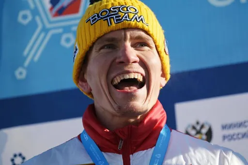 Большунов выиграл масс-старт на 50 км в рамках ЧР по лыжным гонкам