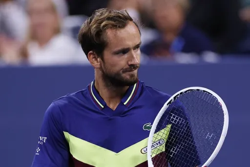 Медведев обыграл де Минора и вышел четвертьфинал турнира ATP-1000 в Пекине