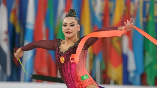 Лала Крамаренко стала первой в многоборье на ЧР по художественной гимнастике