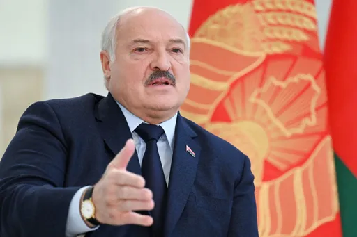 Лукашенко поздравил сборную Беларуси по пляжному футболу с «серебром» ЧМ